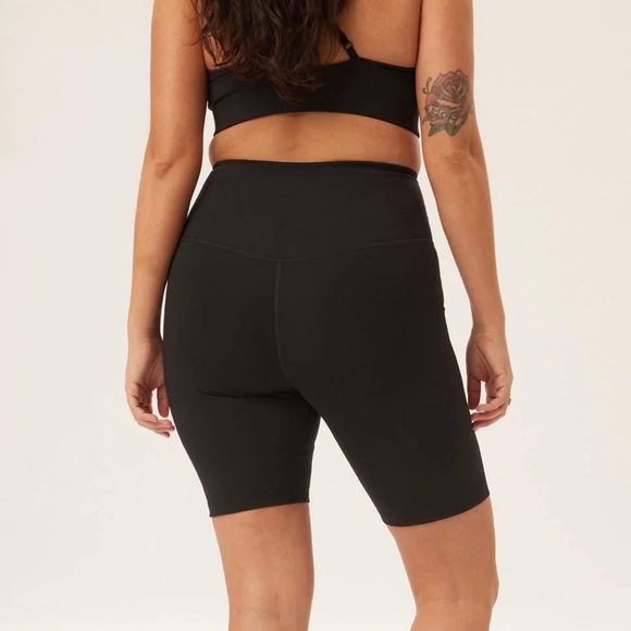 girlfriend collective • High Rise Bike Shorts - Picture 2 of 5